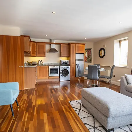 Georgian Square Apartment