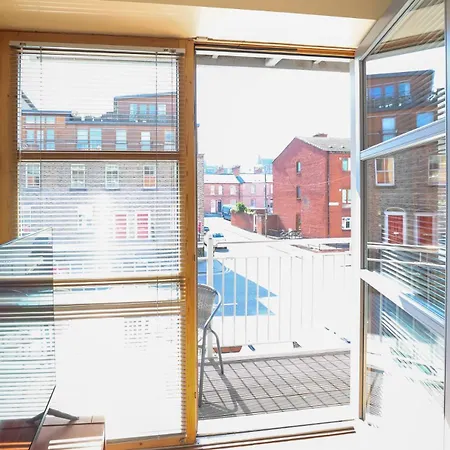 Georgian Square Apartman *