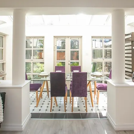 Georgian Square Apartamento *